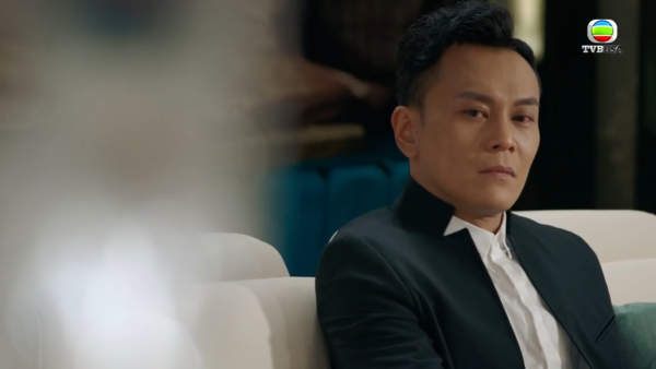 前TVB小生被偷拍當場發火影片瘋傳!指罵鏡頭激動喝斥︰問緊你做乜嘢呀