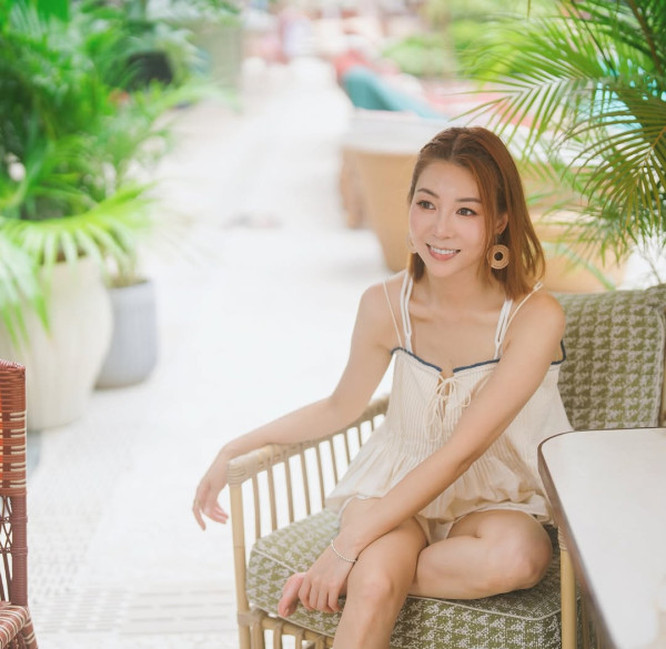 前TVB主播與視后閨蜜現身馬場拉頭馬 嫁會計師馬主升呢闊太獲激讚凍齡依舊