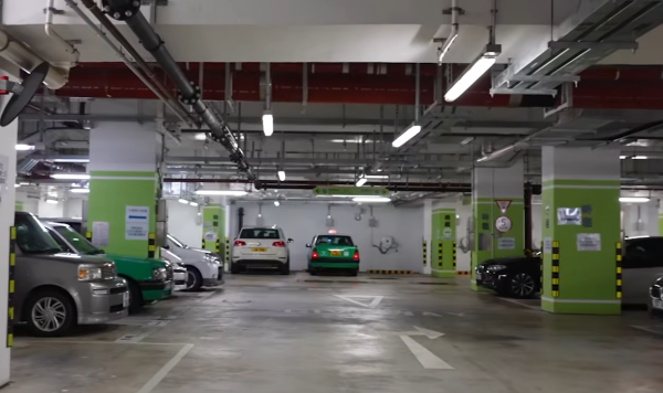 結束3年加價惡夢!房委會宣佈2026停車場「全線凍價」電動車都有份!各區收費一覽