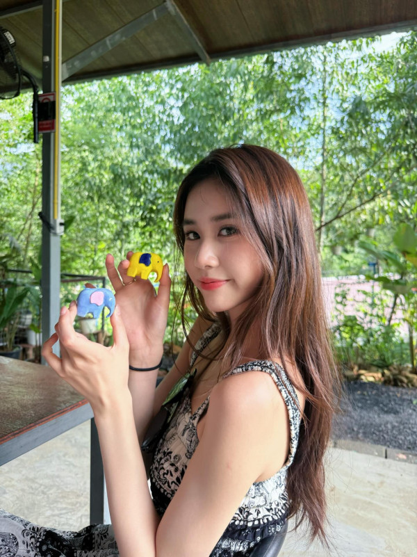 港姐季軍布吉度假晒性感泳衣照 過萬蚊名牌比堅尼不及超模身材吸睛