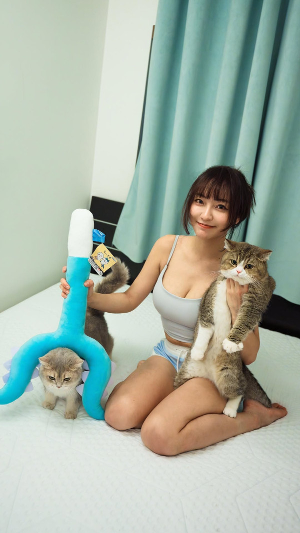 (圖片:IG@suet_e) 熱海花火大會|香港KOL雪兒為日本睇煙花自私行為道歉 認與霍哥遊日澄清已與前夫分居