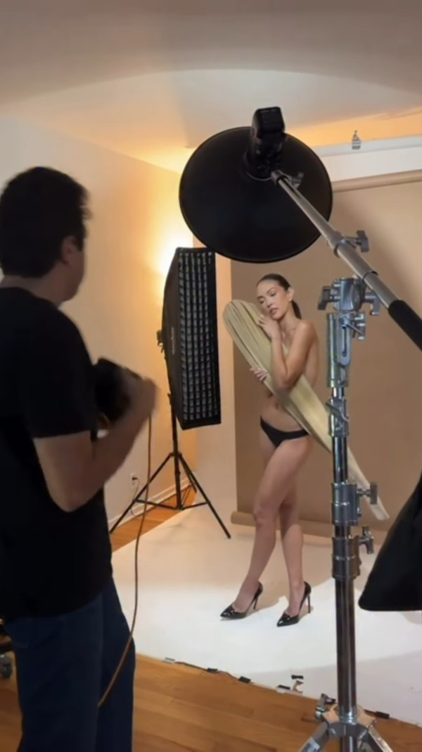 Jessica C.疑復出幕前性感解放「警鐘胸」 樹葉遮掩上圍尺度超大震撼眼球