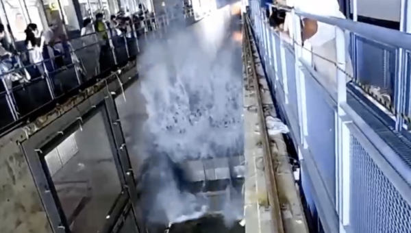 日本地震｜1 米海嘯威力有幾大？「水牆」影片瘋傳 殺傷力驚人