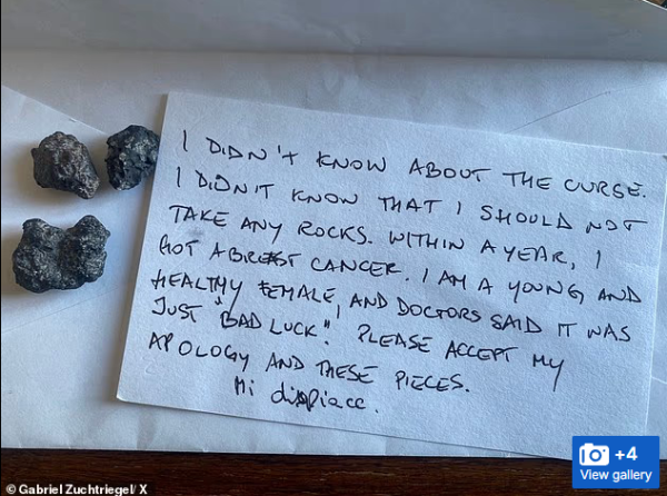 意大利龐貝古城,有遊客順手帶走馬賽克碎片,傳聞惹了惡運。(圖:Daily Mail) 意大利龐貝古城,有遊客順手帶走馬賽克碎片,傳聞惹了惡運。(圖:Daily Mail)