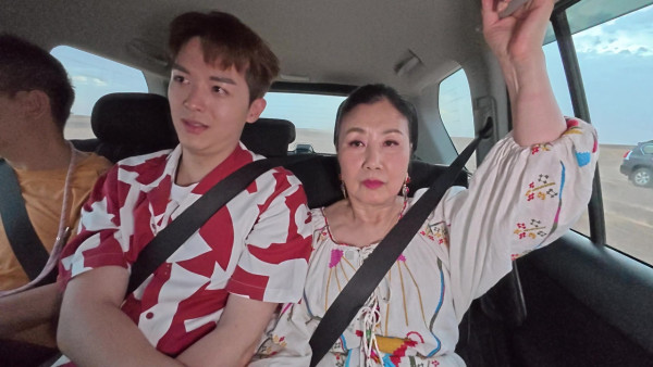 阮浩棕被阿姐逼供戀情全程迴避!AI重現嫲嫲旅遊畫面當場哭成淚人