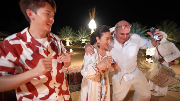 阮浩棕被阿姐逼供戀情全程迴避!AI重現嫲嫲旅遊畫面當場哭成淚人