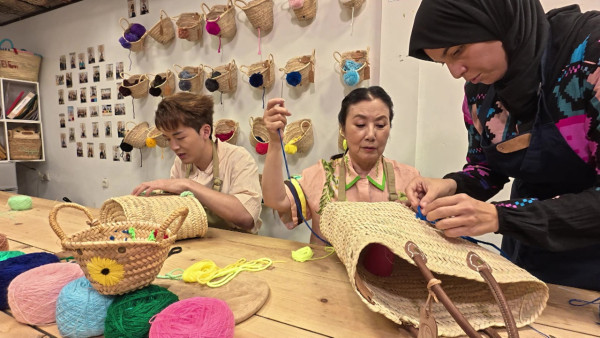 阮浩棕被阿姐逼供戀情全程迴避！AI重現嫲嫲旅遊畫面當場哭成淚人