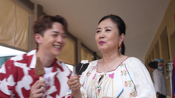 阮浩棕被阿姐逼供戀情全程迴避!AI重現嫲嫲旅遊畫面當場哭成淚人