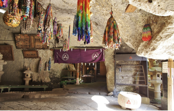 亞洲4大求財靈廟｜中六合彩頭獎靠「洗」出嚟？日本合法洗錢求發財+參拜流程 