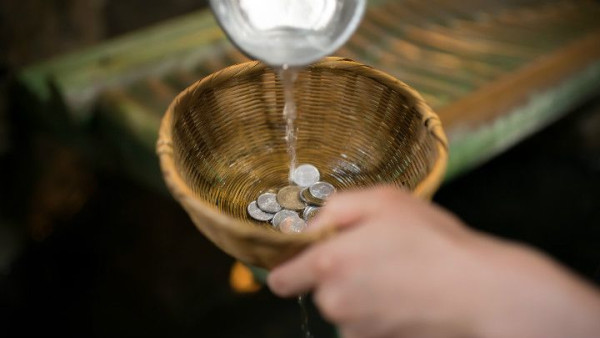 亞洲4大求財靈廟｜中六合彩頭獎靠「洗」出嚟？日本合法洗錢求發財+參拜流程 