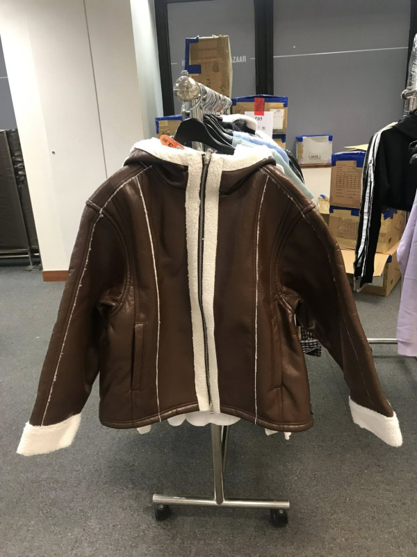 尖沙咀海港城名牌開倉低至3折！羽絨/風褸/冬季服飾特賣 OBEY/Aape/izzue/Dime/b+ab