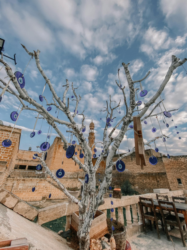 (圖:pexels) 買錯手信行衰運?日本娃娃/佛牌易附靈7大邪門手信勿亂買亂執 玄學家教化解