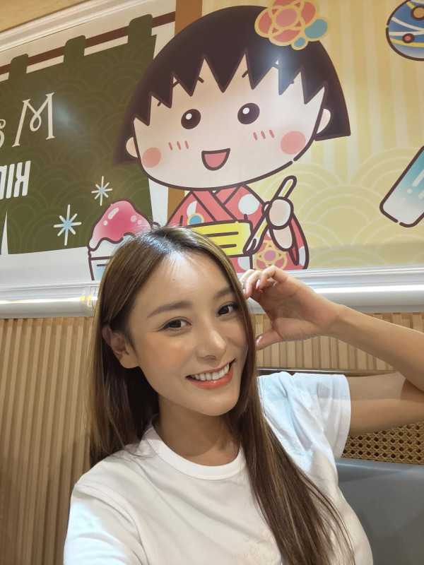 36歲性感女神落淚見證胞弟大學畢業 無悔年花數十萬供澳洲升學：忍唔住流淚