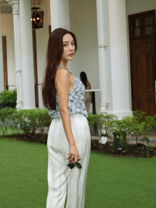 36歲性感女神落淚見證胞弟大學畢業 無悔年花數十萬供澳洲升學：忍唔住流淚