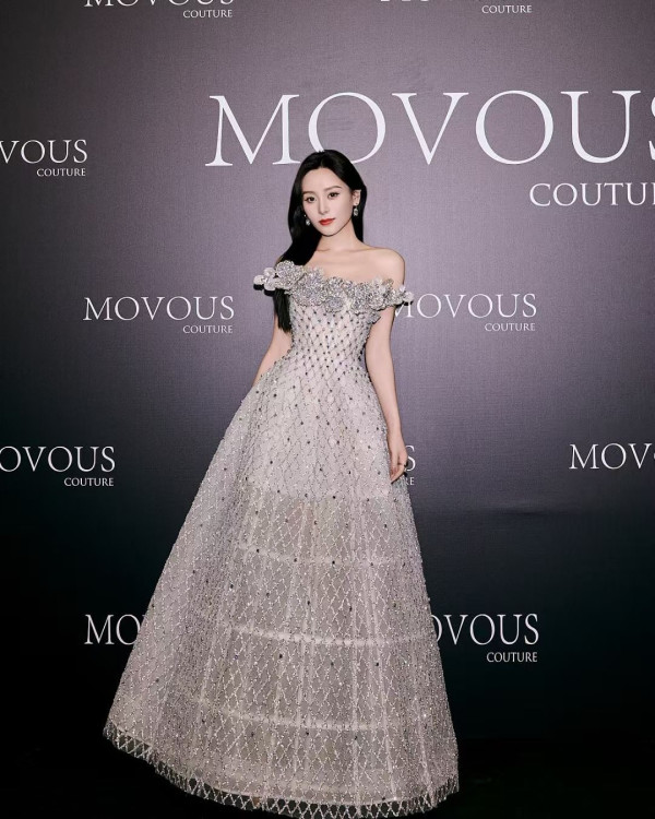 36歲性感女神落淚見證胞弟大學畢業 無悔年花數十萬供澳洲升學：忍唔住流淚