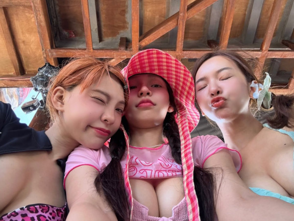 林襄遊菲律賓宿霧大解放曬粉紅比堅尼 曾懶理整容負評自勉：世上沒有醜女人 