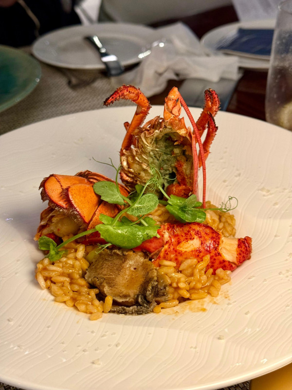 尖沙咀酒店$48任食海琉璃太平洋生蠔  海鮮塔／炭烤龍蝦牛柳／無限暢飲