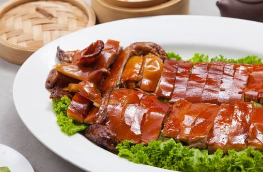 千禧新世界爆食物中毒！共涉及31人疑為婚宴乳豬出事／或因食物過早製作惹禍