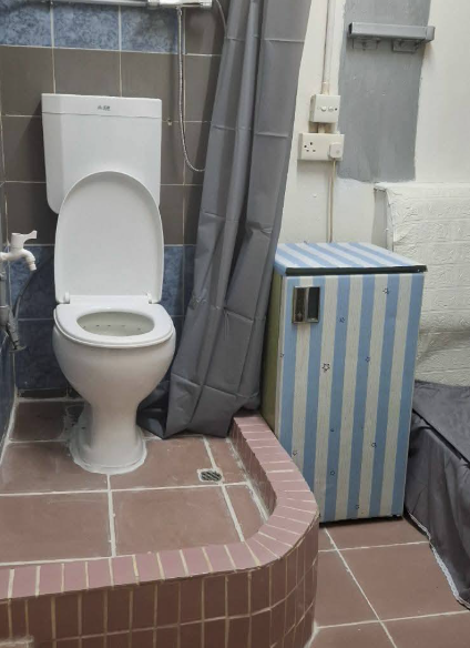 深水埗$3100「廁所劏房」奇盤曝光!床頭對正馬桶零距離 網民笑:開大似登基/慘過坐監