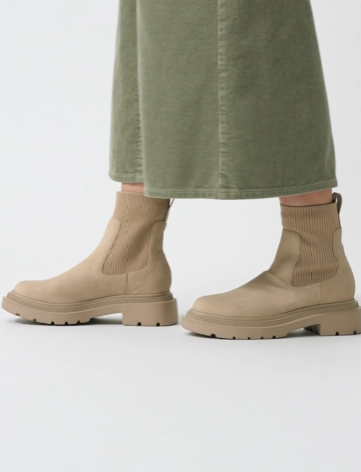 照片來源：GU 官方網站