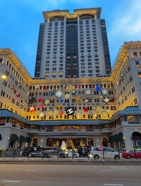 聖誕IG新玩法 Gemini免費生成「進擊的巨人」景越大越震撼【附實測有片】