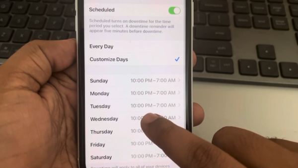 細路放假亂玩手機？Apple推8大新措施「家長鎖」設定 防誤觸課金/封殺18+網站
