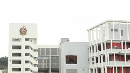 公屋住戶「鑽穿外牆」裝鞋架!長安邨民怒轟:公家地方當私人用?房署一查即扣7分