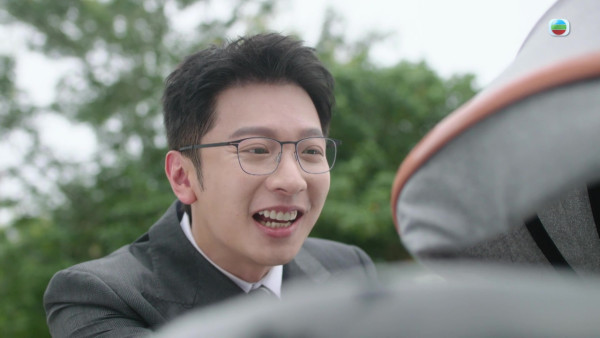 新聞女王2劇評｜高鈞賢「人夫感爆棚」獲封理想型老公 靚仔眼鏡暖男look俘虜網民：怎能拒絕他！