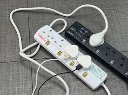 拖板插滿「高功率電器」險燒屋？  暖爐+風筒一齊開即跳掣？  教你計「13A 上限」保命