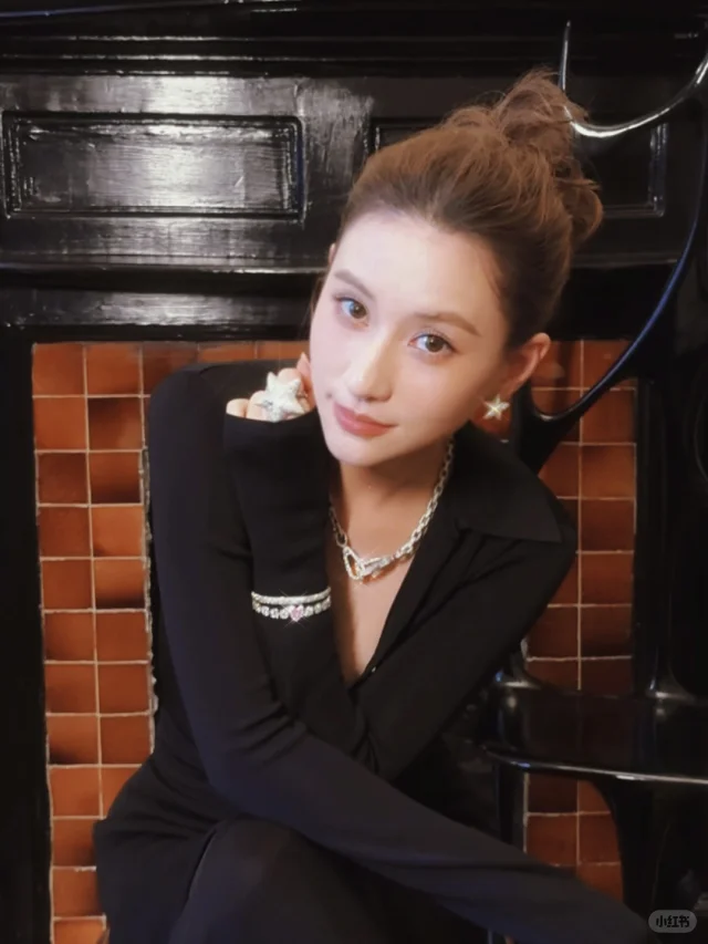 何超蓮驚喜慶祝竇驍37歲生日低調放閃!當眾有一舉動粉碎婚變傳聞︰甜到漏