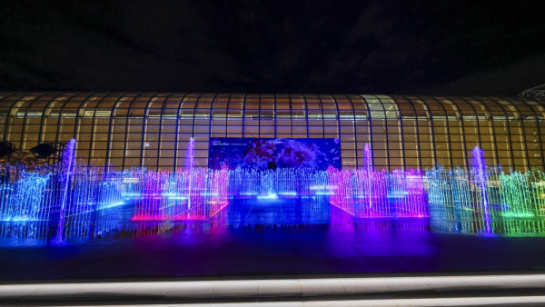 聖誕好去處！新城市廣場Chill Park戶外市集開鑼 港式餅家x意大利雪糕「雪糕糯米糍」／日本光雕藝術團隊x沙田友集體回憶音樂噴泉