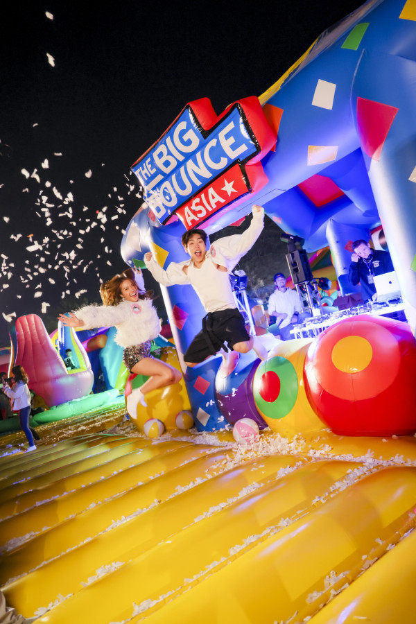 全球最大彈跳城堡2026年回歸西九文化區！逾10萬呎超巨型充氣遊樂區/早鳥優惠門票詳情一覽