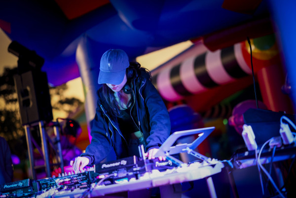 全球最大彈跳城堡2026年回歸西九文化區!逾10萬呎超巨型充氣遊樂區/早鳥優惠門票詳情一覽