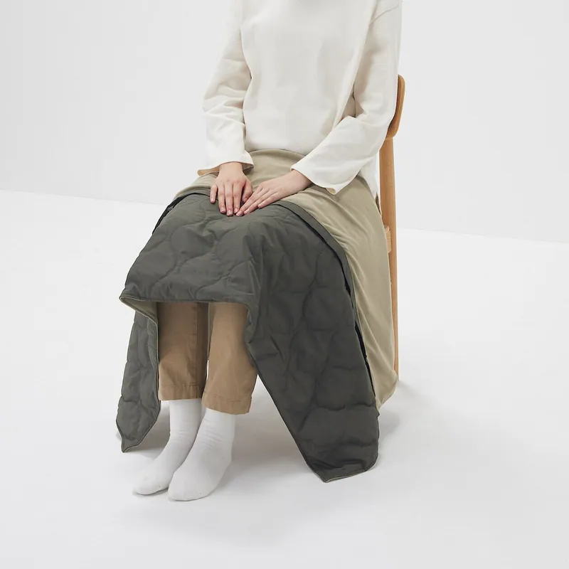 MUJI「4用神毯」Threads爆紅！$128變身披肩/圍裙/收納變咕𠱸　網民：愛到無法放手