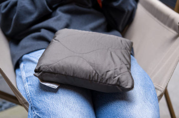 MUJI「4用神毯」Threads爆紅！$128變身披肩/圍裙/收納變咕𠱸　網民：愛到無法放手