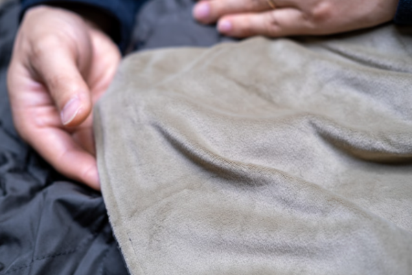 MUJI「4用神毯」Threads爆紅！$128變身披肩/圍裙/收納變咕𠱸　網民：愛到無法放手