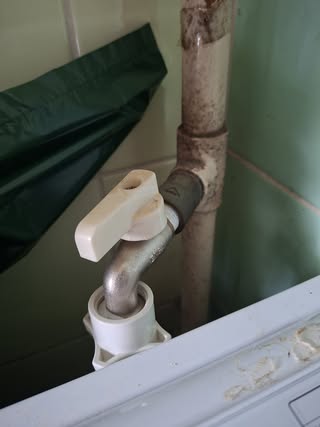 還原公屋｜房署主任要求還原廁所一配件！稱未換要賠$3513！網民：呢個咁值錢咩