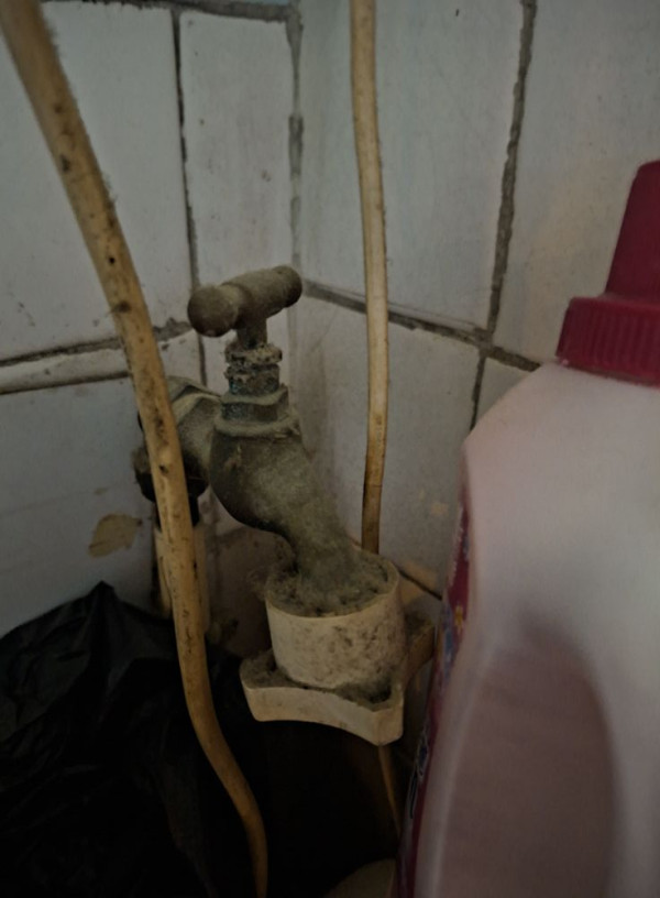 還原公屋｜房署主任要求還原廁所一配件！稱未換要賠$3513！網民：呢個咁值錢咩