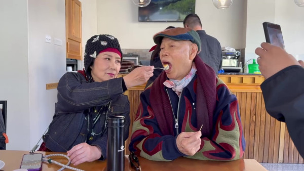 帶阿姐看世界|羅家英唐僧上身突襲獻唱《Only You》 不丹婚照拍攝意外掌摑阿姐