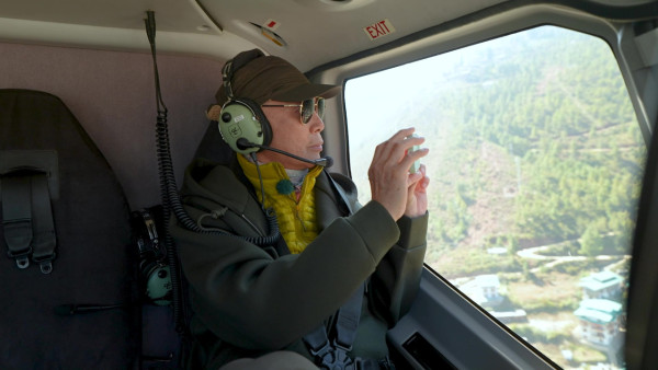 帶阿姐看世界|羅家英不丹寵妻無極限!主動孭阿姐落直昇機 熱石浴鴛鴦浸浴放閃