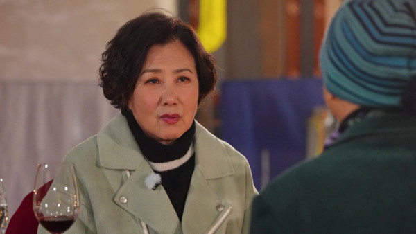 帶阿姐看世界|羅家英不丹寵妻無極限!主動孭阿姐落直昇機 熱石浴鴛鴦浸浴放閃