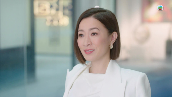 新聞女王2劇評|佘詩曼黃宗澤神級「疊聲對罵戲」 幕後花絮爆笑忘詞伸脷超反差萌