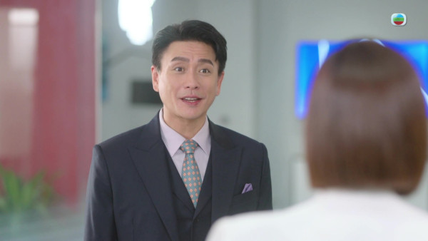 新聞女王2劇評|佘詩曼黃宗澤神級「疊聲對罵戲」 幕後花絮爆笑忘詞伸脷超反差萌