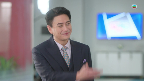 新聞女王2劇評｜佘詩曼黃宗澤神級「疊聲對罵戲」 幕後花絮爆笑忘詞伸脷超反差萌