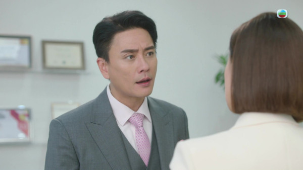 新聞女王2劇評|佘詩曼黃宗澤神級「疊聲對罵戲」 幕後花絮爆笑忘詞伸脷超反差萌