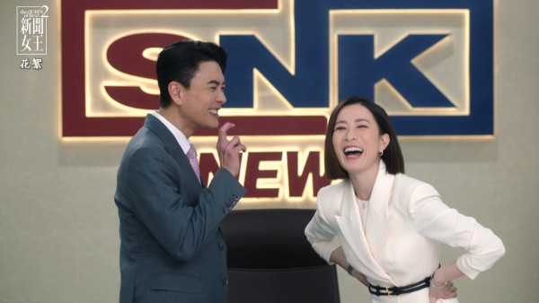 新聞女王2劇評｜佘詩曼黃宗澤神級「疊聲對罵戲」 幕後花絮爆笑忘詞伸脷超反差萌