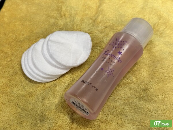 編輯實測洗甲水清潔黐手塑膠抹抹即甩(韋珈萱 攝)