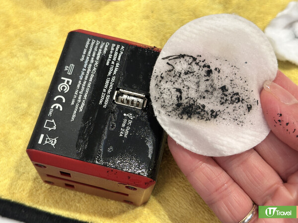 編輯實測洗甲水清潔黐手塑膠抹抹即甩(韋珈萱 攝)