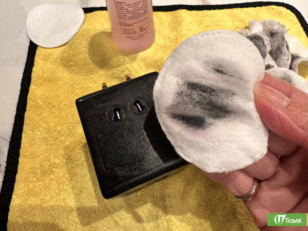 編輯實測洗甲水清潔黐手塑膠抹抹即甩(韋珈萱 攝)