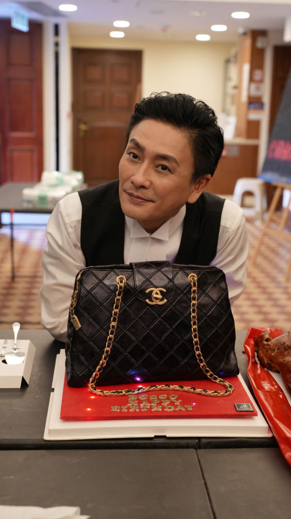 黃宗澤45歲生日收CHANEL手袋1:1復刻蛋糕 造型鬼斧神工超逼真!猛料高層到場顯地位